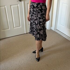 Floral Talbot’s Black and Pink Women's Skirt Size 2